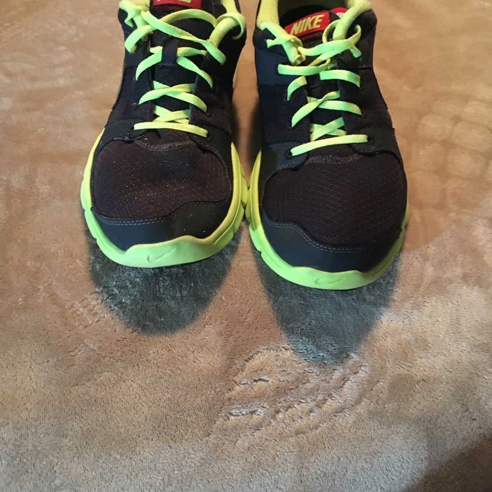 Nike size 12 - Picture 2 of 4